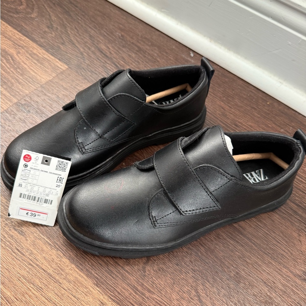 Zara Black Kids Oxfords - Picture 3 of 5